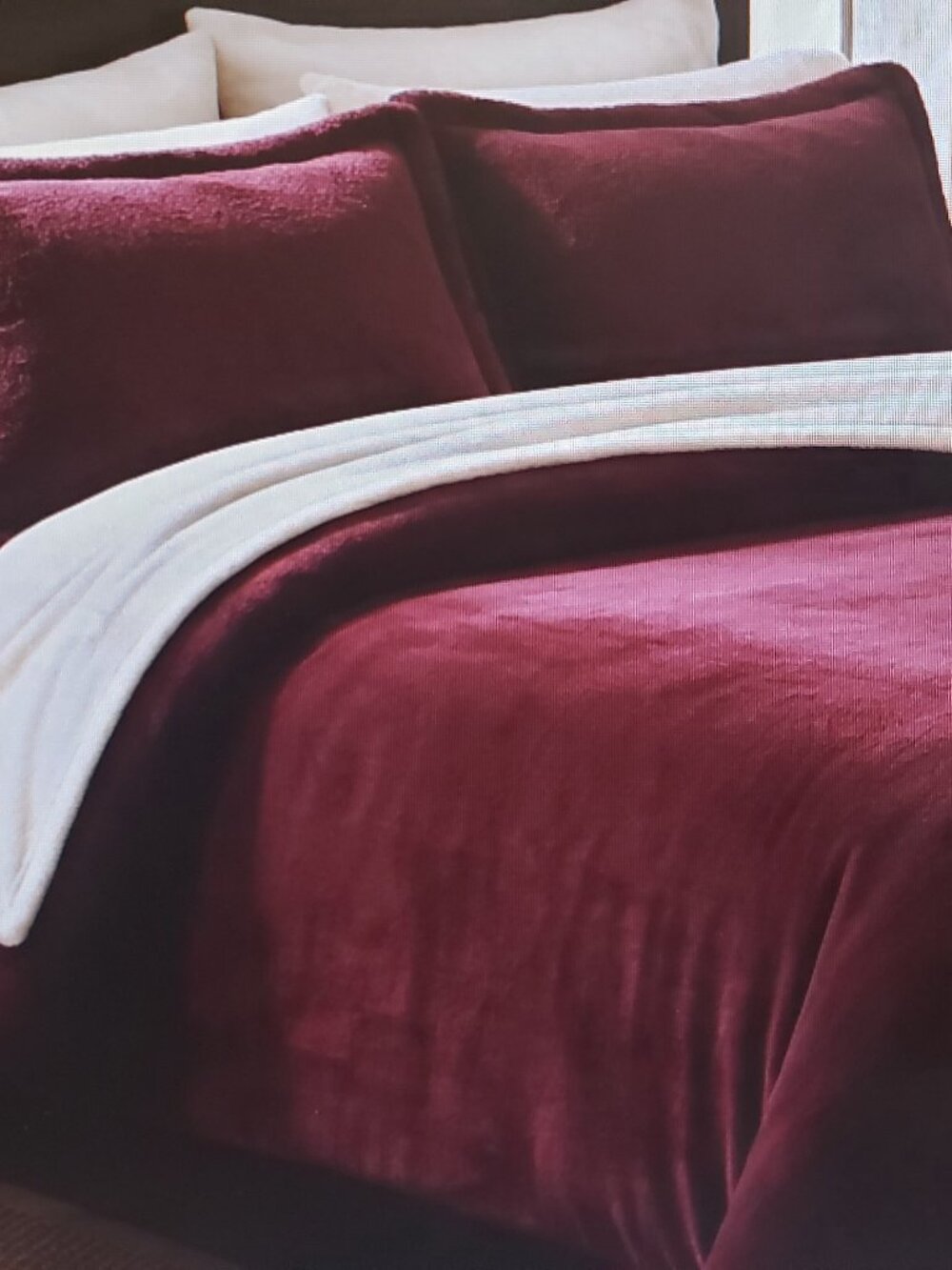 Domestications plush bed set